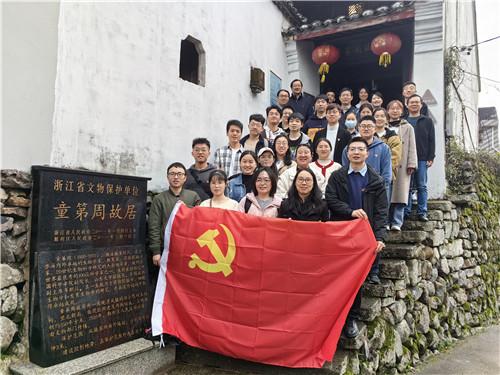 西延高铁伏益隧道顺利贯通，全线预计2025年10月通车